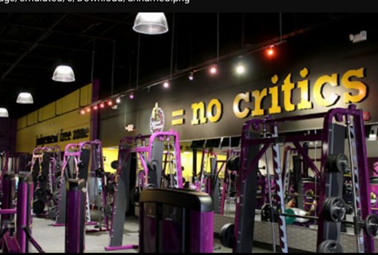 Yoga sambil telanjang di tempat fitness, pria ditangkap polisi