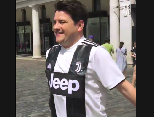 Video: Cara menyulap jersey Real Madrid nya Cristiano Ronaldo jadi Juventus