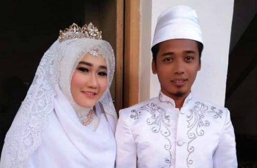 Viral: Pasangan menikah di tempat pengungsian gempa Lombok