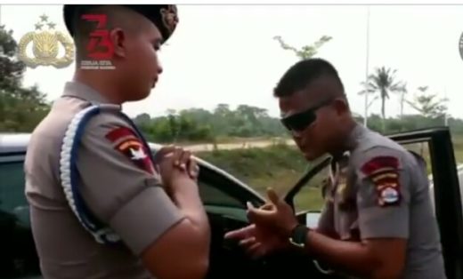 Video lucu: Ikutan Kiki Challenge, anggota Brimob dihukum