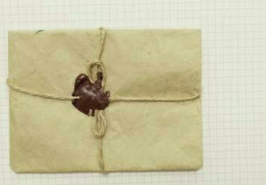 Anak temukan surat cinta orangtuanya dari 1960-an, ternyata isinya “mesum”