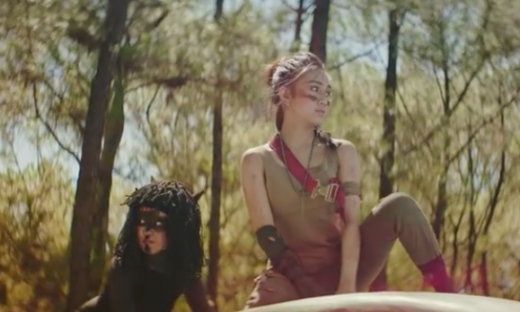 NIKI rilis video klip baru: ‘Warpaint’