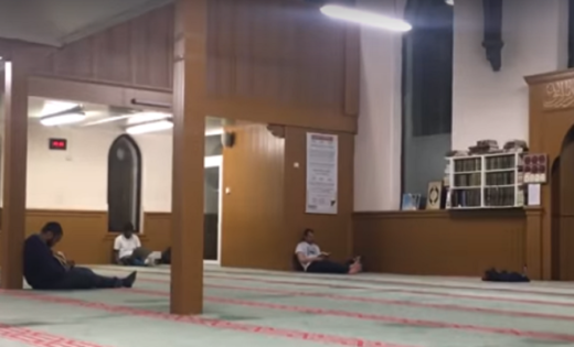YouTuber Inggris masuk masjid bawa kamera tersembunyi untuk lawan Islamofobia