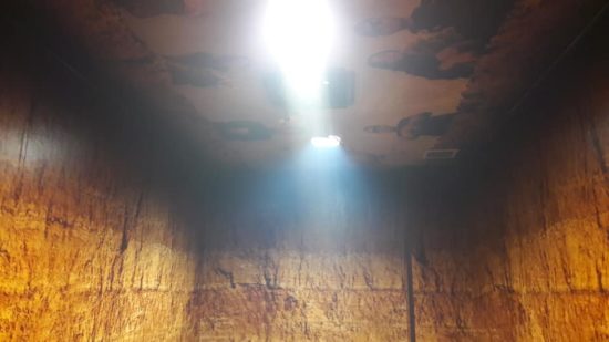 Smoking room bandara Bandung kayak liang kuburan, bikin takut ngerokok