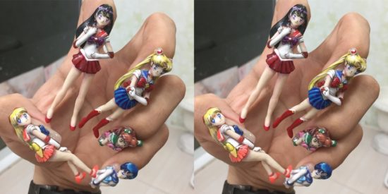 Nail art ribet: Tempelan kuku mirip action figures Sailor Moon