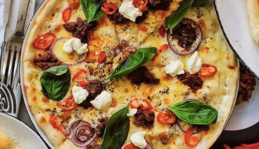 Restoran bikin menu pizza rendang, rasanya enak gak ya?