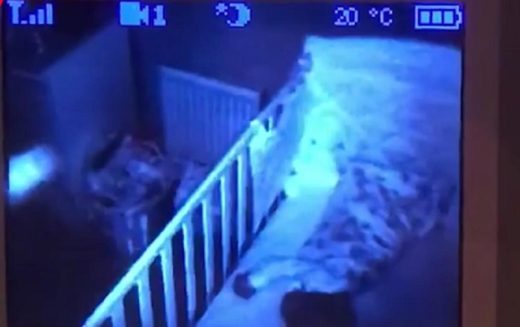 Seorang ayah ketakutan lihat rekaman penampakan di kamar anaknya