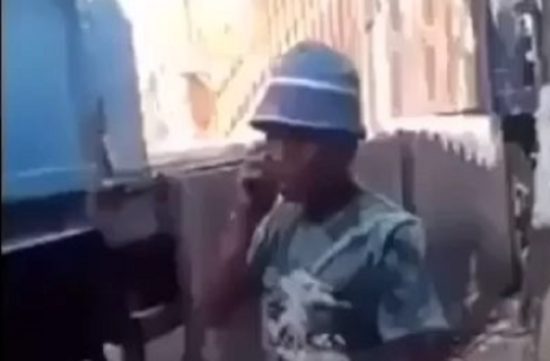 Lagi kerja dikira main perempuan, pria ini ngamuk dan banting HP