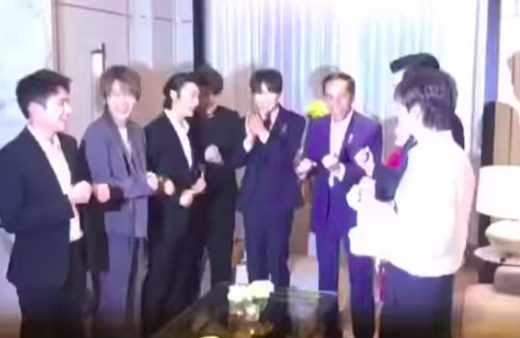 Video: Jokowi goyang dayung bareng Super Junior