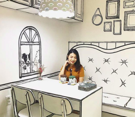 Masuk ke kafe ini serasa dalam dunia kartun