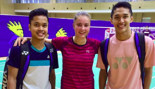Pebulutangkis bule langsung viral abis foto bareng Jonatan Christie