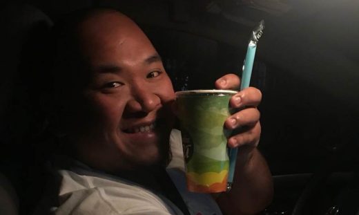 Kisah viral driver taksi online minta penumpangnya membelikan milk tea