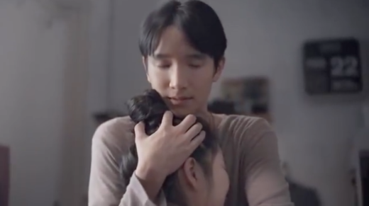 Mungkin ini adalah iklan snack coklat teraneh di dunia