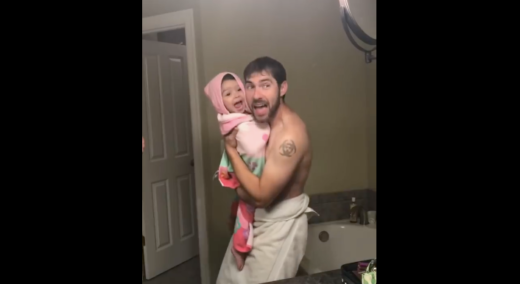 Lucunya anak kecil lip sync âGirls Like Youâ – Maroon 5 bareng ayahnya