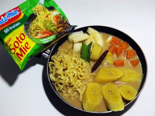 Netizen gak terima Indomie dijadiin kolak sampai puding