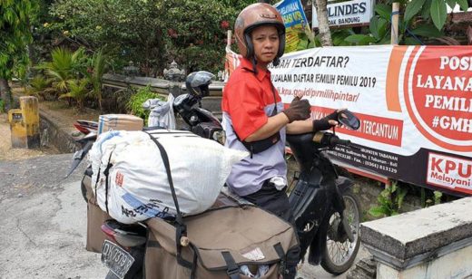 Kurir JNE dapat penghargaan setelah viral dimaki pelanggan