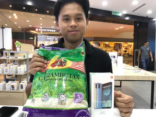Store Xiaomi di Malaysia, beli HP gratis beras 5 kg
