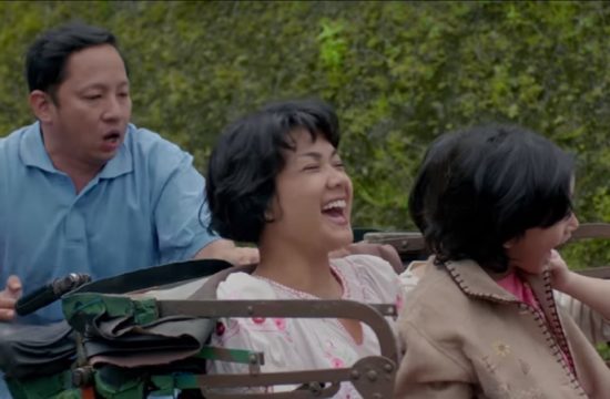 Ringgo Agus terlihat meyakinkan sebagai abah dalam teaser āKeluarga Cemaraā