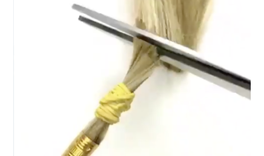 Tutorial absurd: Bikin kuas makeup pakai rambut