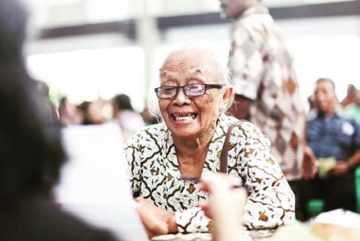 Sumbangkan kacamata bekasmu ke âSejuta Kacamata Gratisâ, bakal membantu banget!