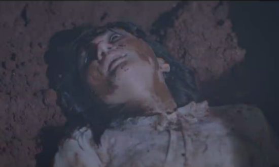 Briliannya Luna Maya dalam film yang tak sempurna (Review ‘Suzzanna: Bernapas dalam Kubur’)