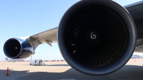 Terbang berlumuran tahi anjing: Curhat penumpang Delta Air